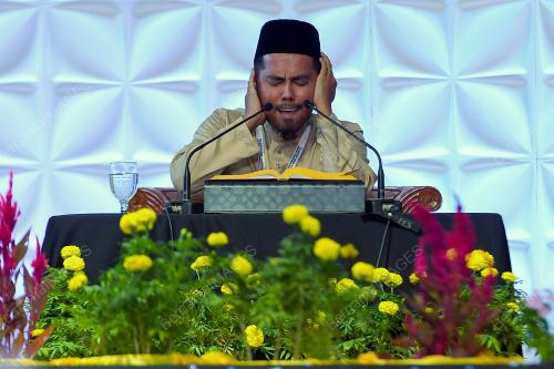MOHAMAD HUSAINI MAHMUR