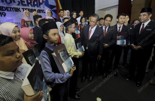 NS07_17042019_ANUGERAH_BN201904116352
