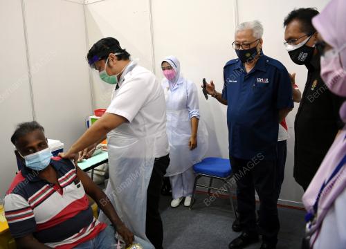 DATUK SERI ISMAIL SABRI YAAKOB