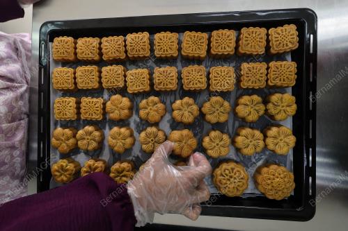 KUIH BULAN