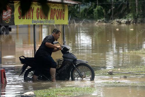 BANJIR LINGGI