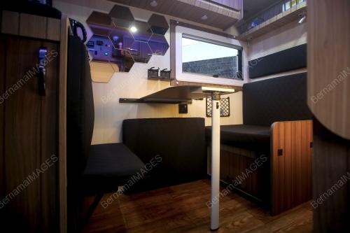 CAMPERV M