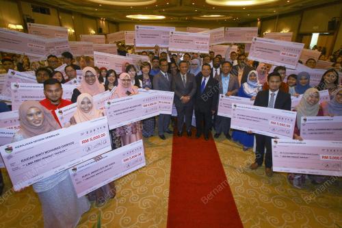 NS07_22072019_SISWAZAH_MB_BN201907185563