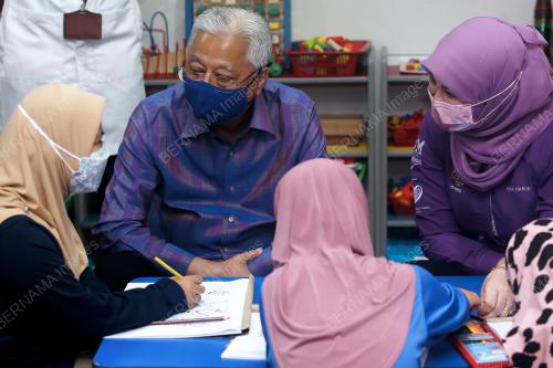 DATUK SERI ISMAIL SABRI YAAKOB