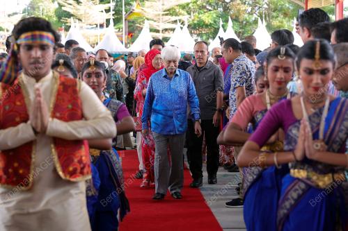 TUANKU MUHRIZ TUANKU MUNAWIR
