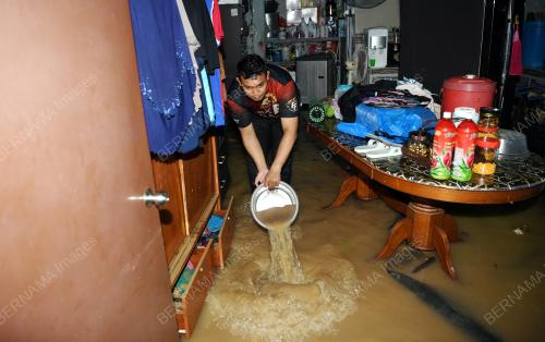 BANJIR KILAT