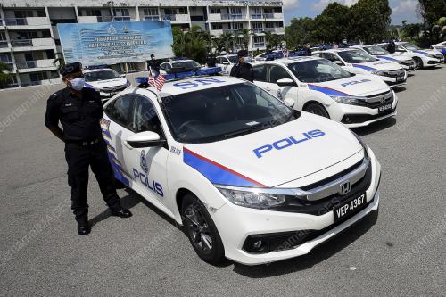 PENYERAHAN KENDERAAN PERONDA POLIS HONDA CIVIC 1.8