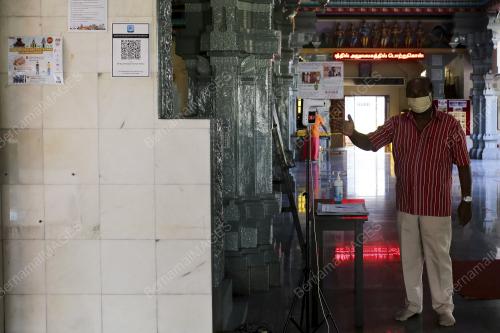 PEMATUHAN SOP PERINTAH KAWALAN PERGERAKAN DI KUIL