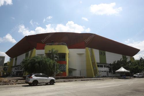 PKRC STADIUM TERTUTUP NILAI