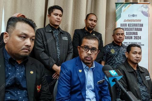 DATUK DR ADNAN MAT