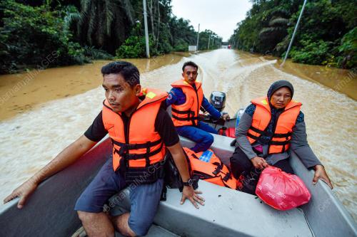 BENCANA BANJIR DI FELDA KELAMAH