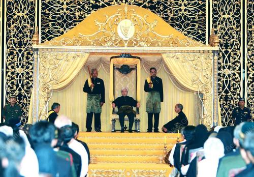 TUNKU MUKHRIZ TUANKU MUNAWIR