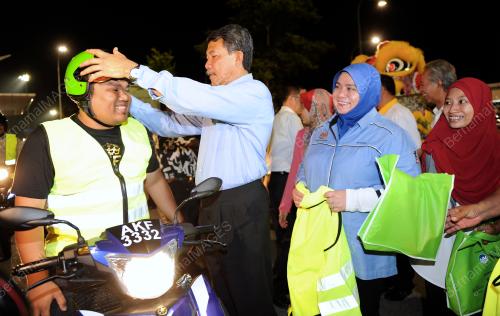 NS08_01022016_MOHAMD_LAMPU
