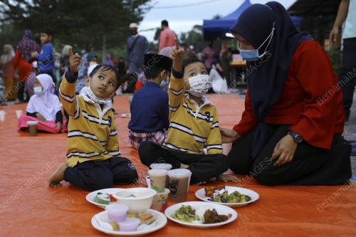 IFTAR BERSAMA PENDUDUK TAMAN PERUMAHAN GENERASI BARU FELDA