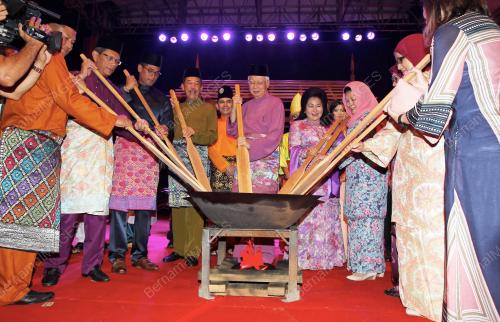 NS08_02082015_TERBUKA_MALAYSIA