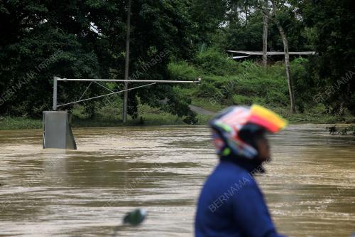 BENCANA BANJIR DI TAMPIN