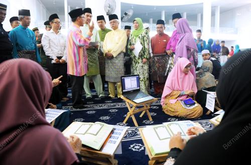 NS08_04102017_TUANKU_MUHRIZ