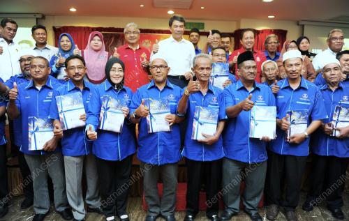 NS08_06022017_MOHAMAD_KRT