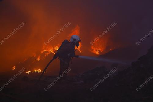 KILANG BARANGAN PLASTIK TERBAKAR DI RANTAU