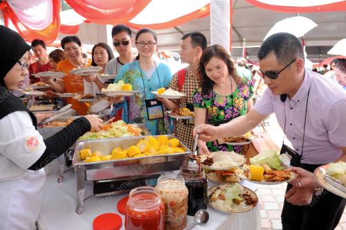 NS08_07032016_PELANCONG_LAWAT