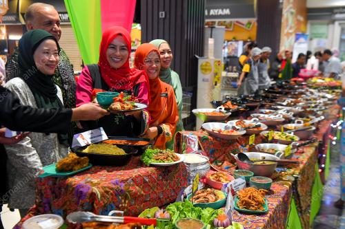 DATUK SER DR NORAINI AHMAD