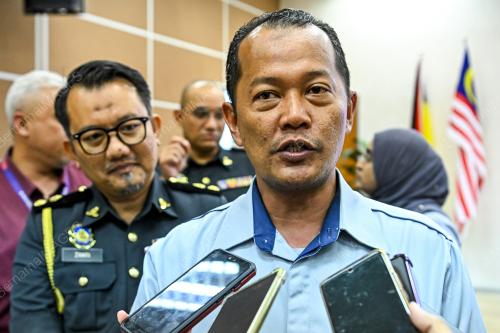 MUHAMMAD ZAHIR MAZLAN
