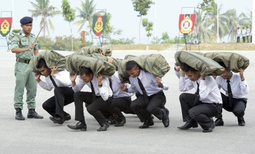 PEGAWAI KADET JANGKA PENDEK KE-76