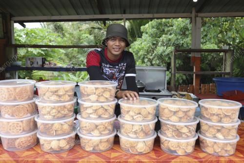 KUIH BAHULU SECARA TRADISIONAL