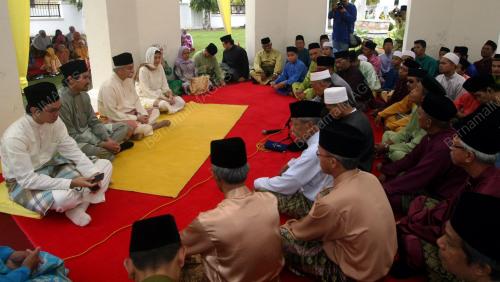 TUANKU MUHRIZ