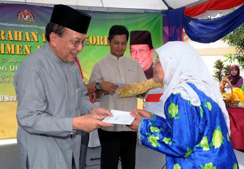 DATUK SERI DR RASI YATIM