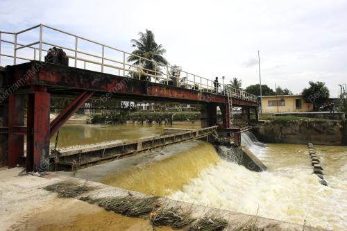 TINJAUAN KERJA BAIK PULIH TEBING LOJI RAWATAN AIR LINGGI