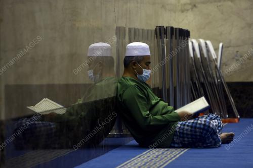 SOLAT ISYAK TERAKHIR DI BULAN RAMADAN 2021