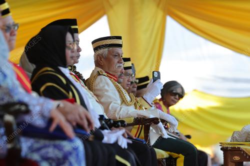 TUANKU MUHRIZ TUANKU MUNAWIR 