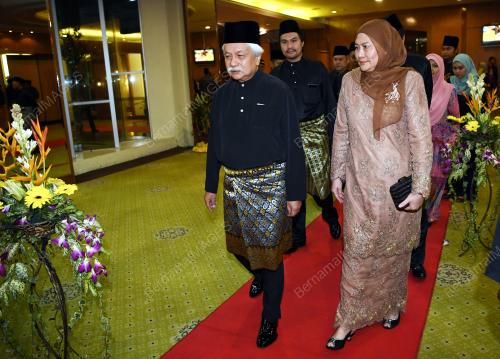 TUANKU MUHRIZ TUANKU MUNAWIR