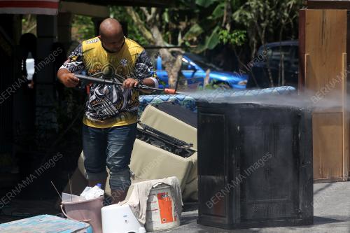 BENCANA BANJIR DI RUMAH RAKYAT KUALA JOHOL