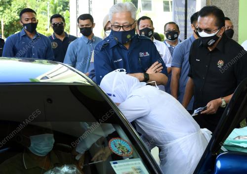 DATUK SERI ISMAIL SABRI YAAKOB