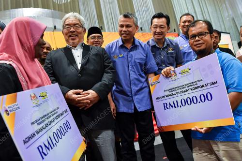 AHMAD SABKI YUSOF