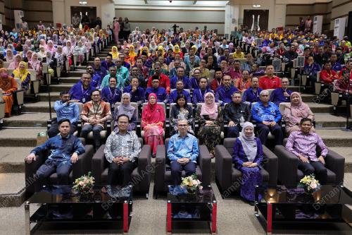 DATUK FAHMI FADZIL