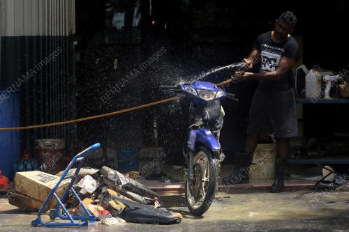 BANJIR LINGGI