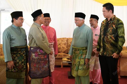 TUANKU MUHRIZ TUANKU MUNAWIR