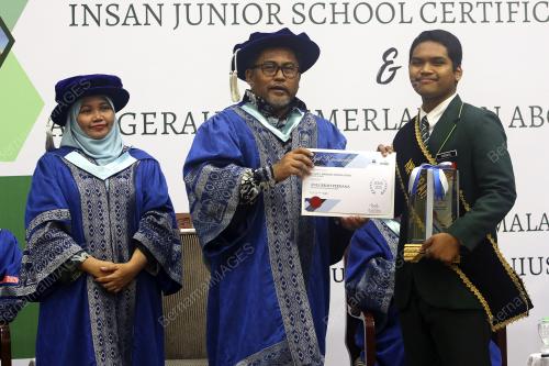 ANUGERAH KECEMERLANGAN ABQARI (AKRAB)