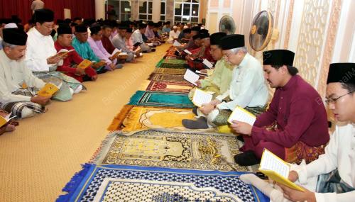TUANKU MUHRIZ IBNI ALMARHUM TUANKU MUNAWIR