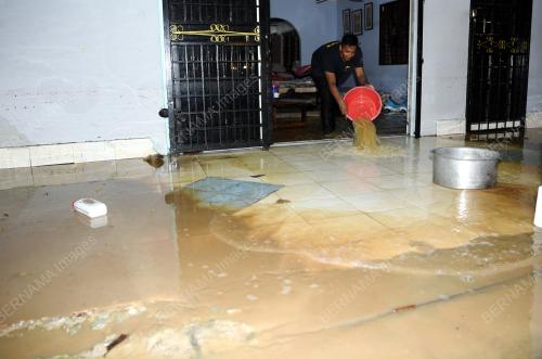 BANJIR KILAT