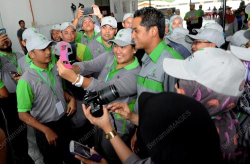 NS08_24112014_KHAIRY_TUBE