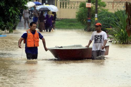 NS08_26122014_BANJIR_KILAT