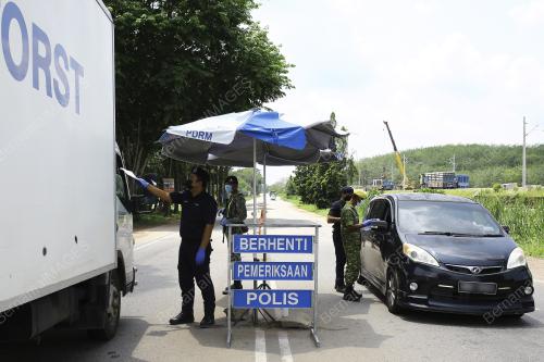 SEKATAN JALAN RAYA SEMPADAN NEGERI SEMBILAN-JOHOR