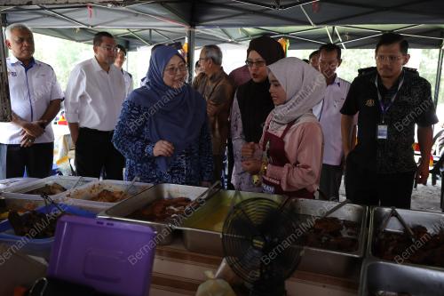 FUZIAH SALLEH