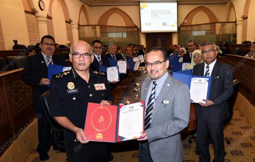 NS08_31102017_IKRAR_BN201710309784