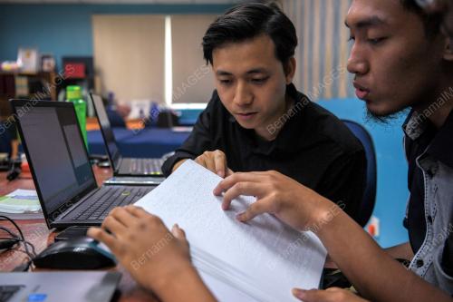 HARI BRAILLE SEDUNIA