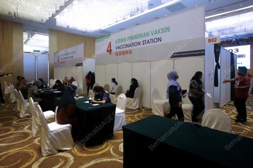 PROGRAM IMUNISASI INDUSTRI COVID-19 KERJASAMA AWAM-SWASTA